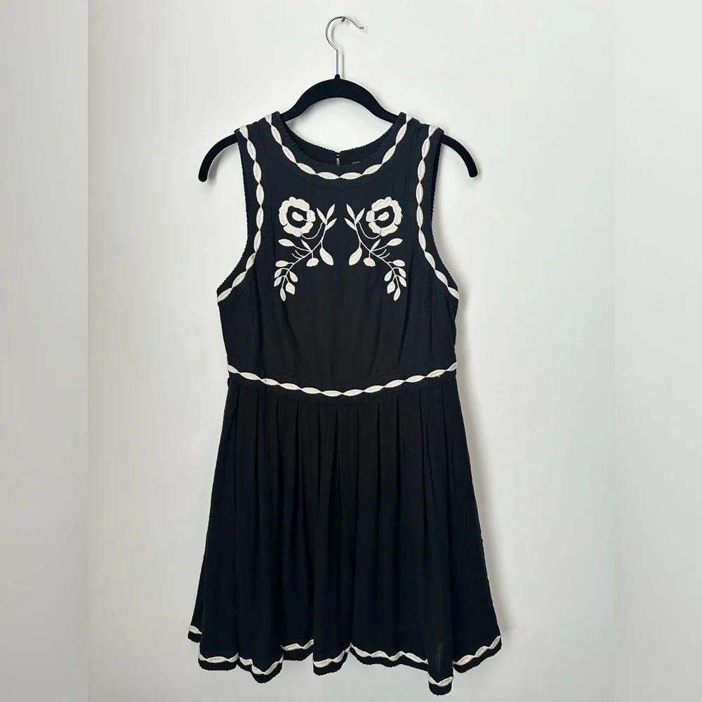 FREE PEOPLE ‘Delightful Birds of a Feather’ Sleeveless Mini Dress Women’s Size 6 - Picture 3 of 9